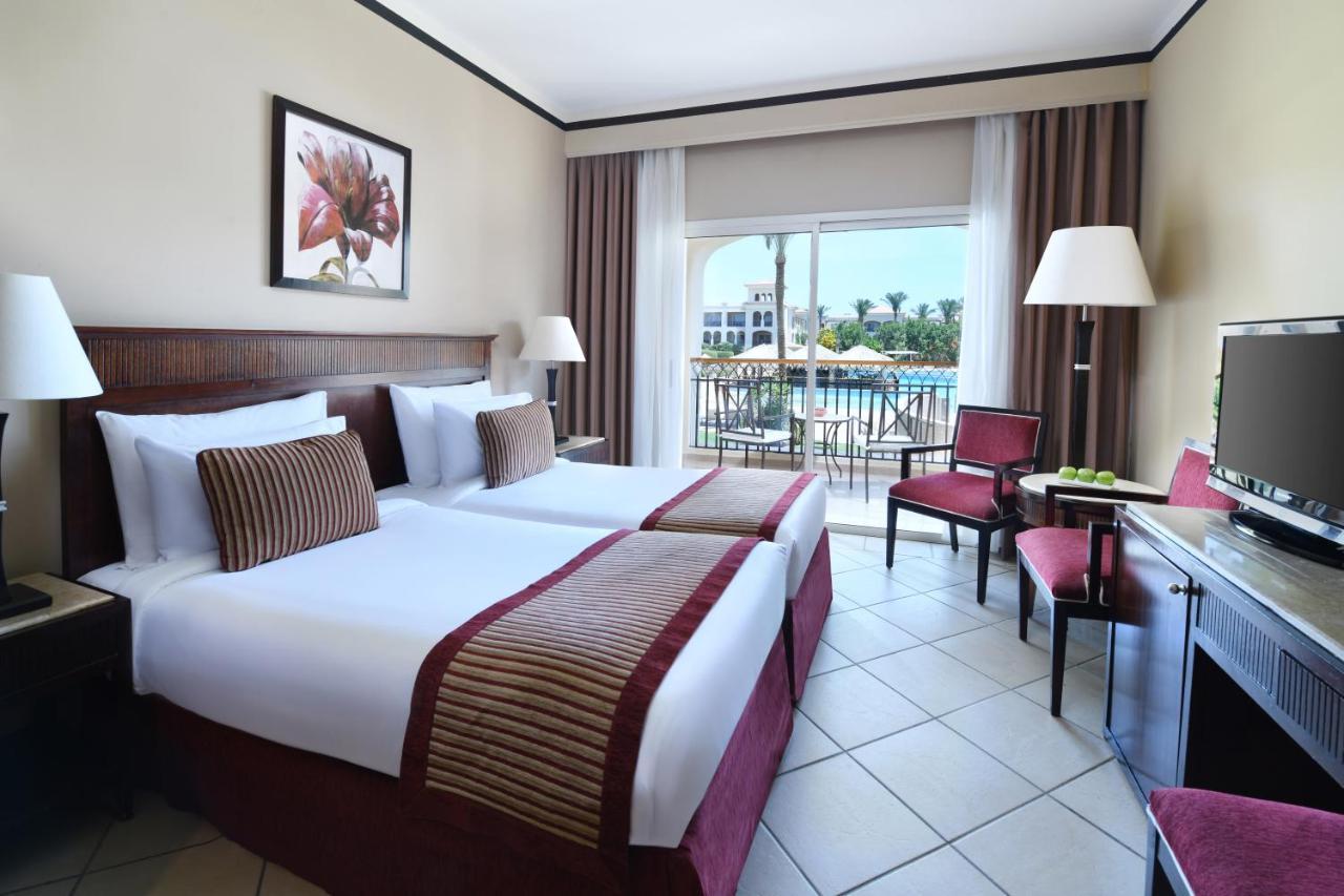 Jaz Mirabel Resort Sharm el-Sheik Eksteriør bilde A room at the Hilton Sharm El Sheikh