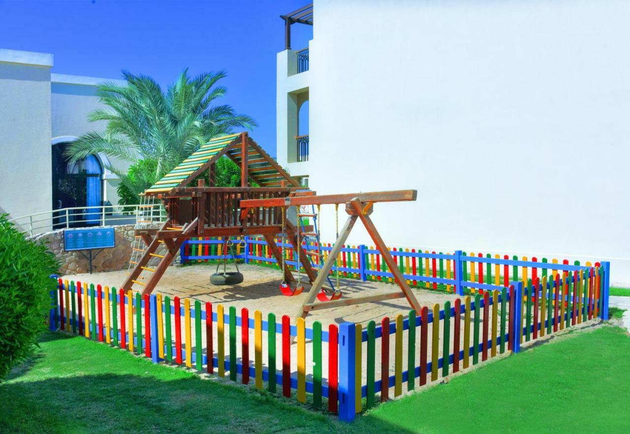 Jaz Mirabel Resort Sharm el-Sheik Eksteriør bilde Playground at the school