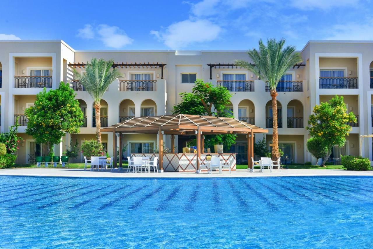 Jaz Mirabel Resort Sharm el-Sheik Eksteriør bilde The swimming pool at the resort